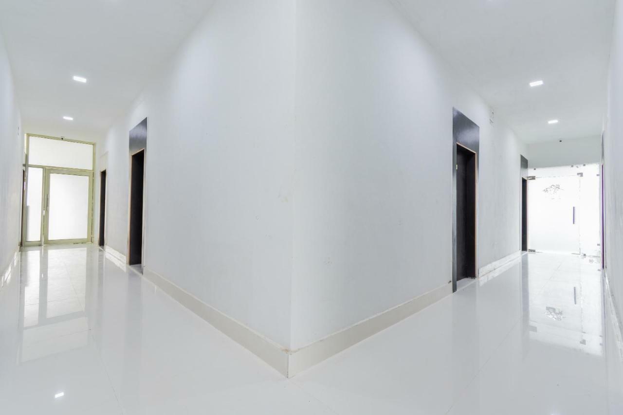 Oyo 43505 Hotel The White House Hisar Экстерьер фото