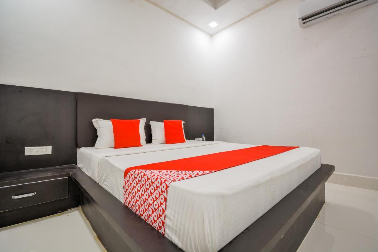 Oyo 43505 Hotel The White House Hisar Экстерьер фото